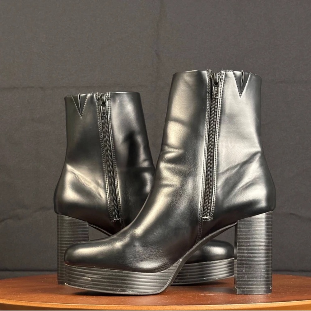 H&M Shiny Black Chunky Heel Boots